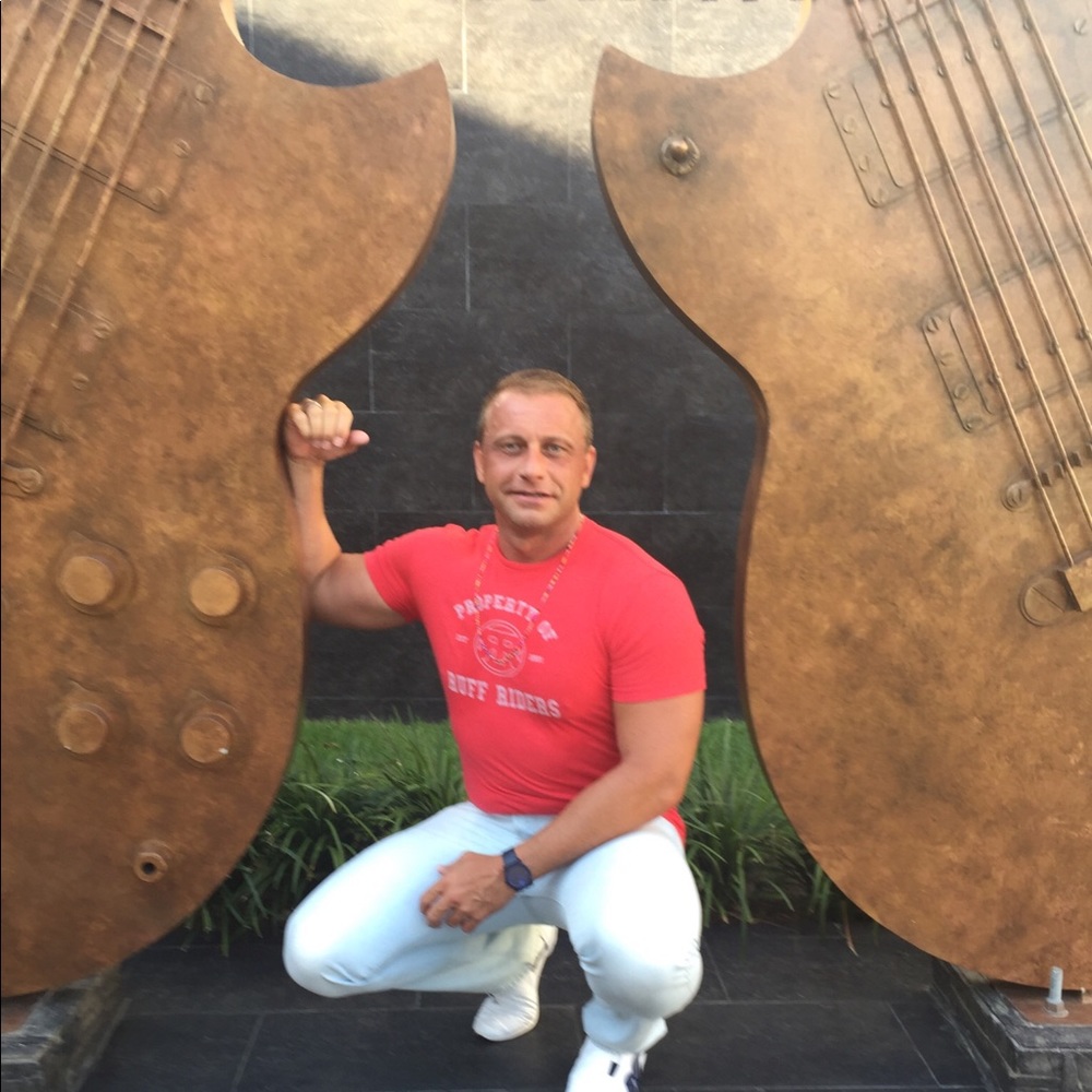 Meet your Posher, Emerson